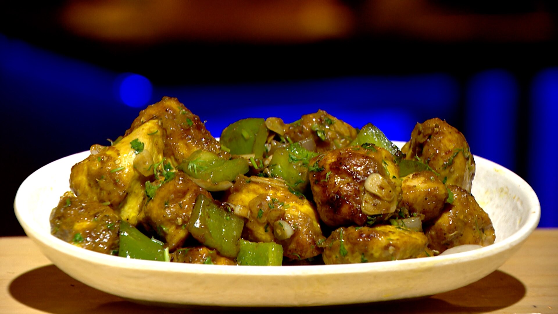 Watch Saviruchi Season Episode Garlic Chicken By Rekha Adige