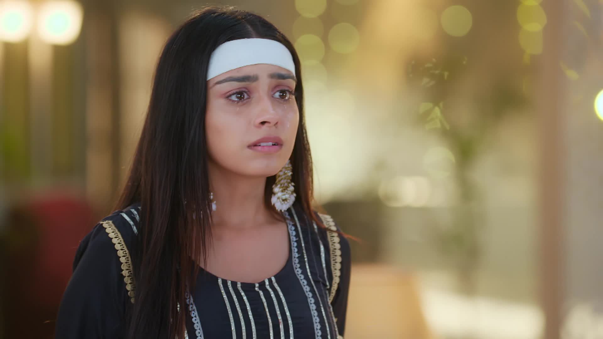 Watch Udaariyaan Season Episode Nehmat Faces A Tough Situation