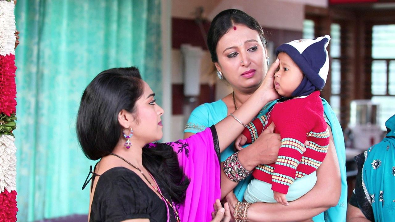 Watch Kulavadhu Season 1 Episode 1225 Telecasted On 29 06 2018 Online Latest and breaking news on kulavadhu.