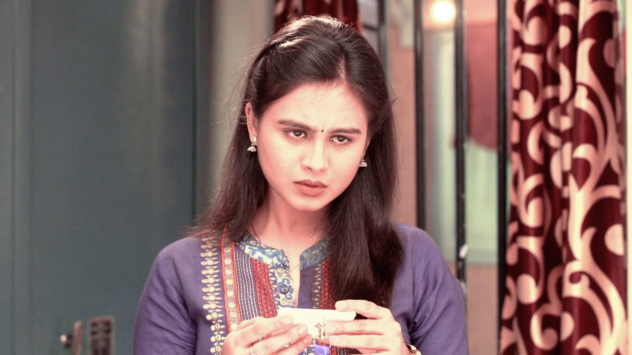 Watch He Mann Baware Season 1 Episode 76 Telecasted On 02 01 2019 Online Samrat feels ecstatic as he enters siddharth's office, aware that he is right at the cusp of snatching the company away from him. voot