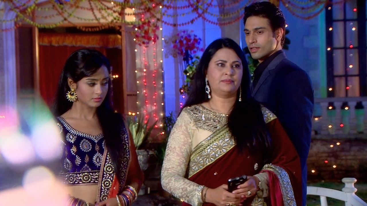 Watch Shastri Sisters Season 1 Episode 84 Telecasted On 25 10 2014 Online Alka, anushka, devyani , and peeya. voot