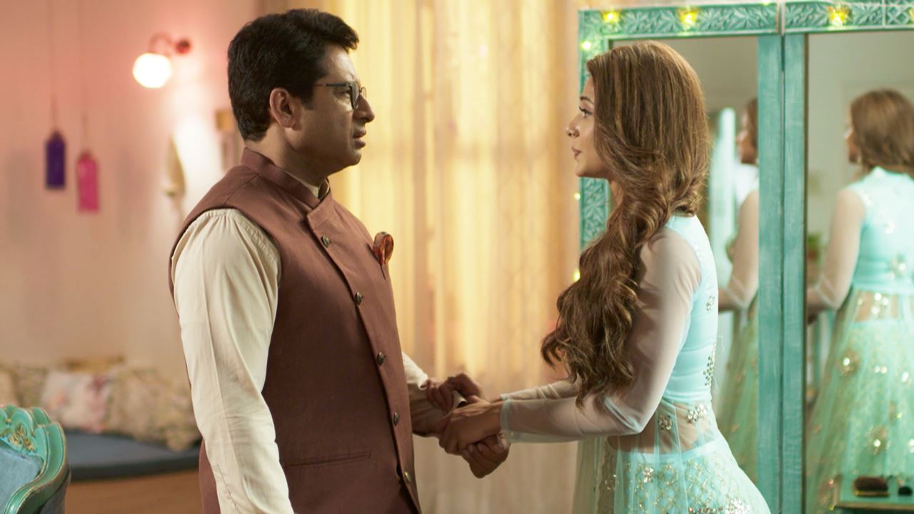 Watch Bepannah Season 1 Episode 107 Telecasted On 14 08 2018 Online He walks away from his house. voot