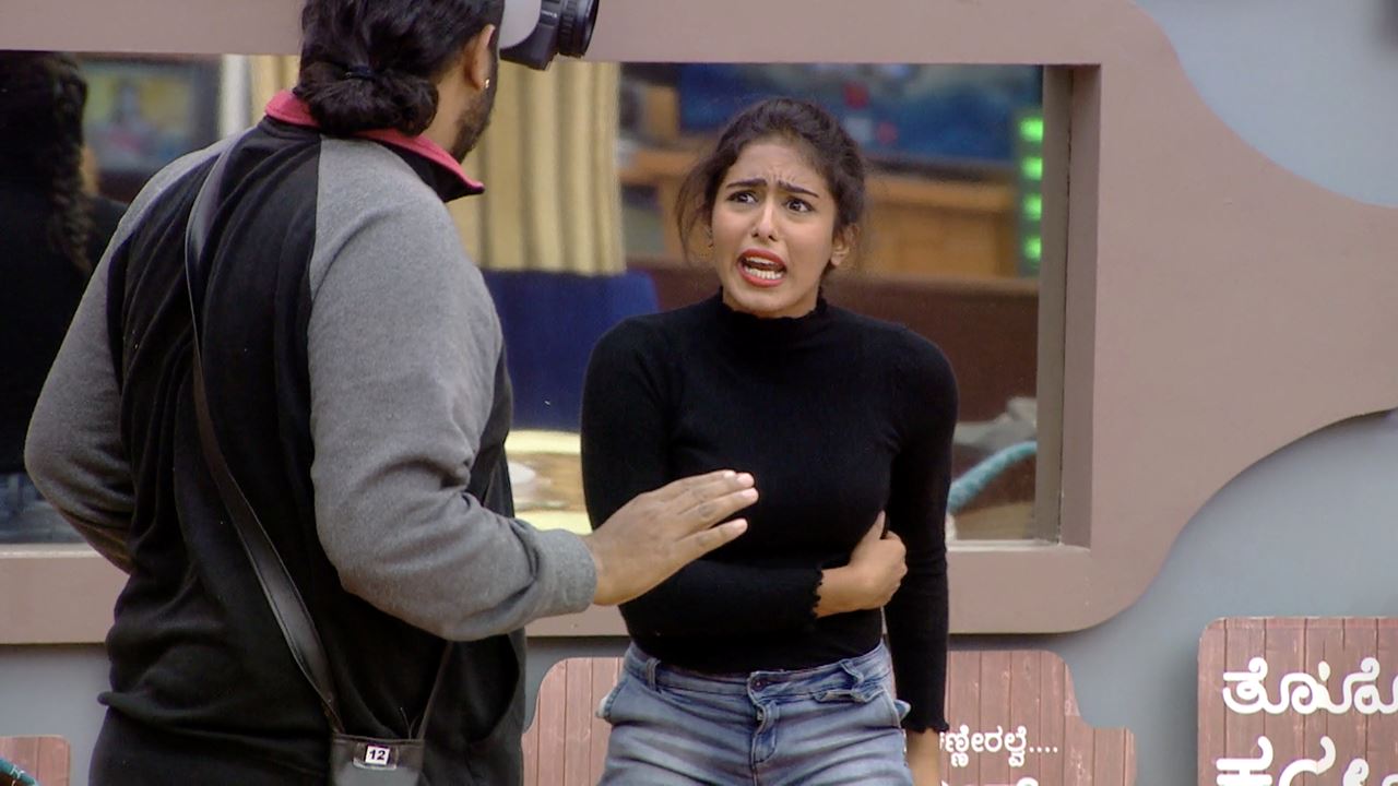 Watch Bigg Boss Kannada Season 5 Episode 67 Telecasted On 20 12 2017 Online And also actress samyuktha hegde, who entered the bigg boss kannada 5 as a wildcard entry, has been sent out of the house after she was seen assaulting. voot