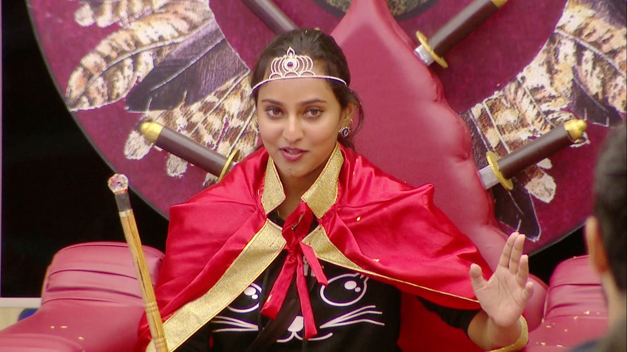 The Queen Addresses Her Subjects Date 01112019 Online Voot