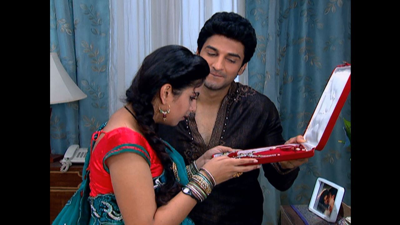 Watch Sasural Simar Ka Season 1 Episode 682 Telecasted On 25 09 2009 Online Sasural simar ka is the journey of an ordinary young small town girl, simar, who has grown up with strong middle class values. voot