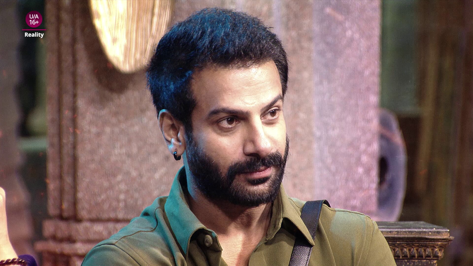 Watch Salman Gives Reality Check To Karan! Video Online(HD) On JioCinema