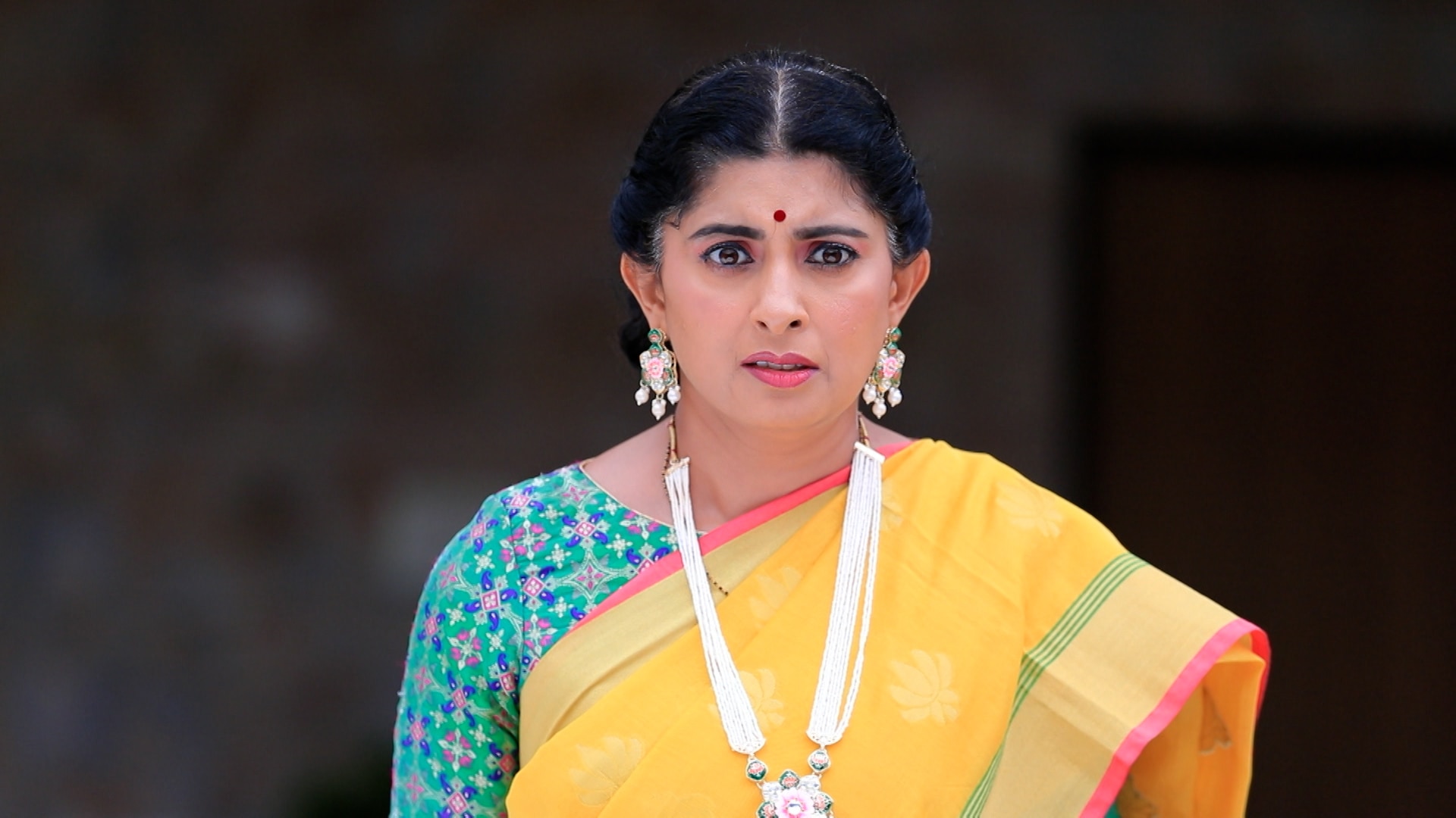 Watch Lakshmi Baramma Season 2 Episode 395 : Kaveri Is Trapped - Watch ...