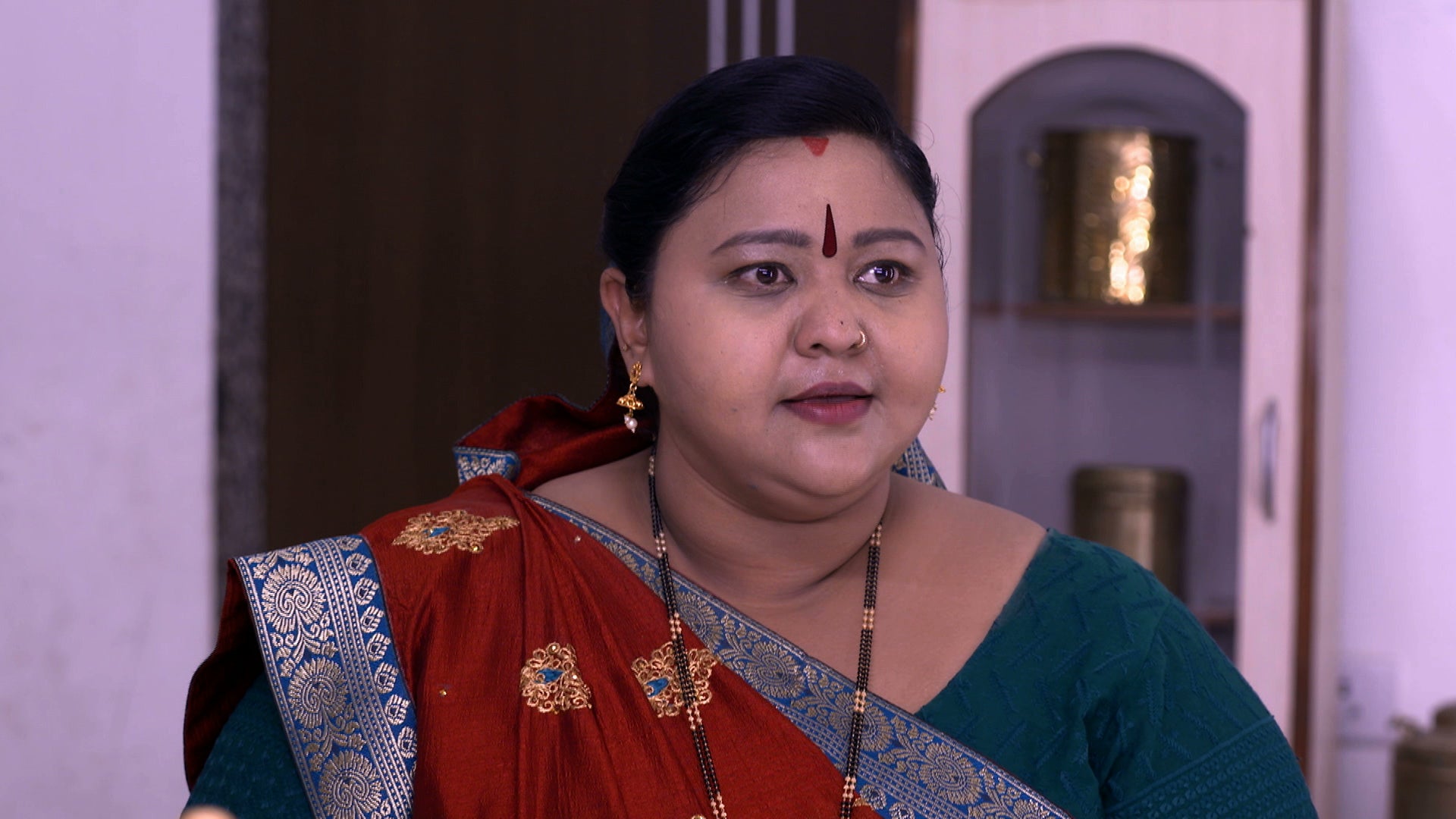 Watch Moti Baa Ni Nani Vahu Season 1 Episode 412 : Lajja Blackmails ...