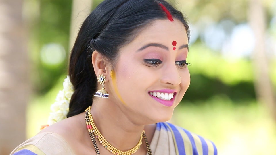 Watch Om Shakthi Om Shanthi Season 1 Episode 168 : Shanthi Finds A Ray ...