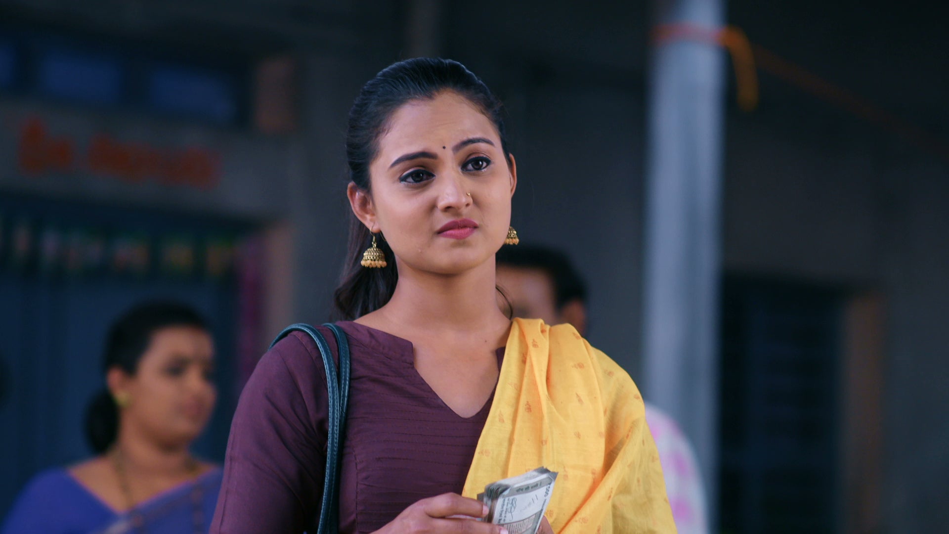 Watch Antarapata Season 1 Episode 9 : Aradhana Successfully Completes