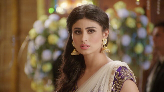 Watch Naagini Season 1 Episode 57 : Is Shivanya's Life In Danger ...