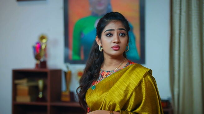 Watch Idhayathai Thirudathey Season 1 Episode 715 : Shiva Sends His ...