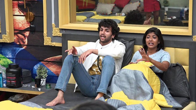 Watch Bigg Boss Kannada OTT Season 1 Episode 20 : War Of Words - Watch ...