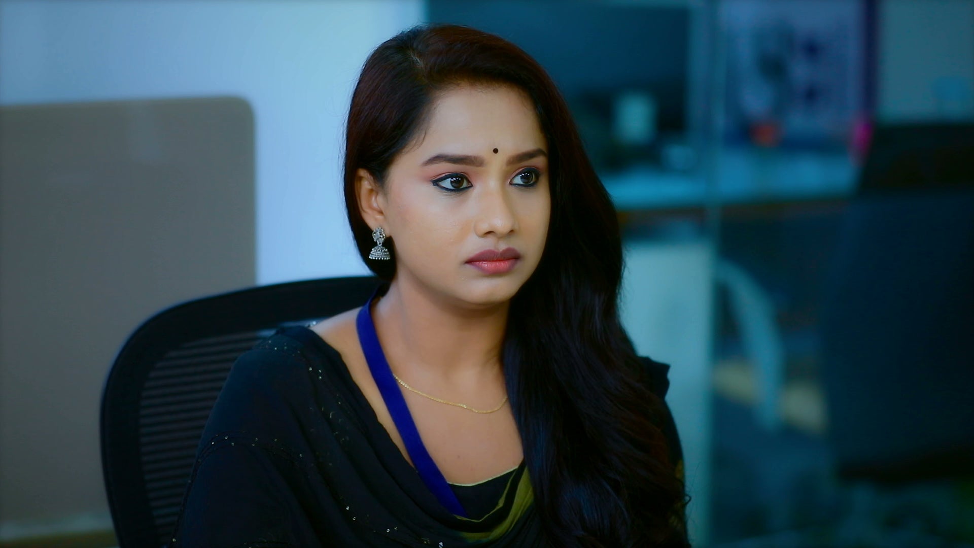 Watch Ganda Hendthi Season 1 Episode 11 Swathi Insults Murali Watch