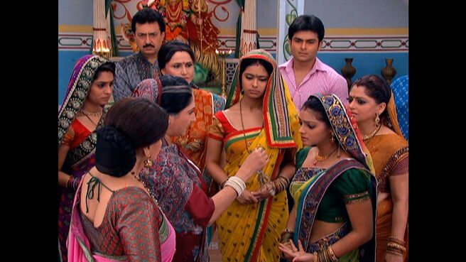 Watch Sasural Simar Ka Season 1 Episode 329 : Roli Announces Khushi's ...