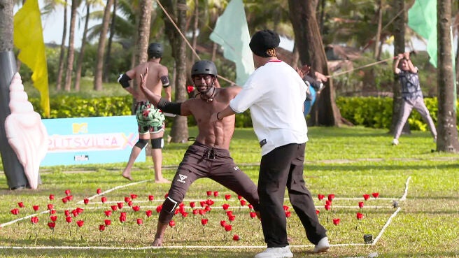 Watch Justin's Amusing Dance! Video Online(HD) On JioCinema