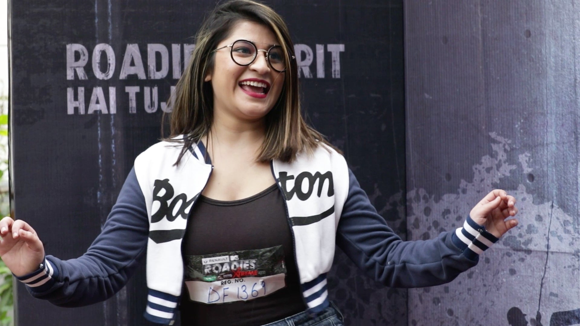 Watch Jio Cinema Exclusive Pooja's Belly Dancing! Video Online(HD) On