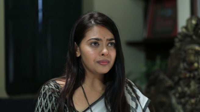 Watch Ginirama Season 1 Episode 203 : Mahathi Reconsiders Her Opinion ...