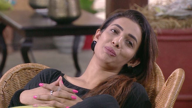 Watch Heena Receives A Warning Video Online(HD) On JioCinema