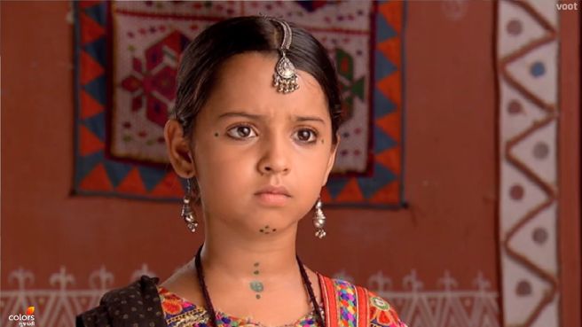 Watch Suri Season 1 Episode 153 Suri Decides To Participate In The
