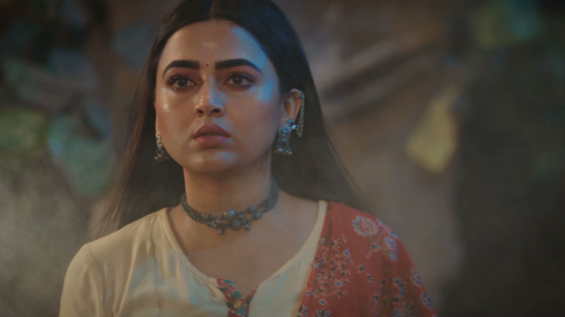 Watch Naagin - Bengali Season 6 Episode 192 : Prarthana Gets Surrounded ...