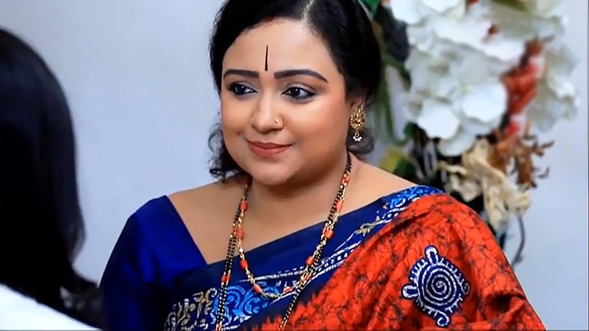 Watch Sumathi Encourages Tharini Video Online(HD) On JioCinema