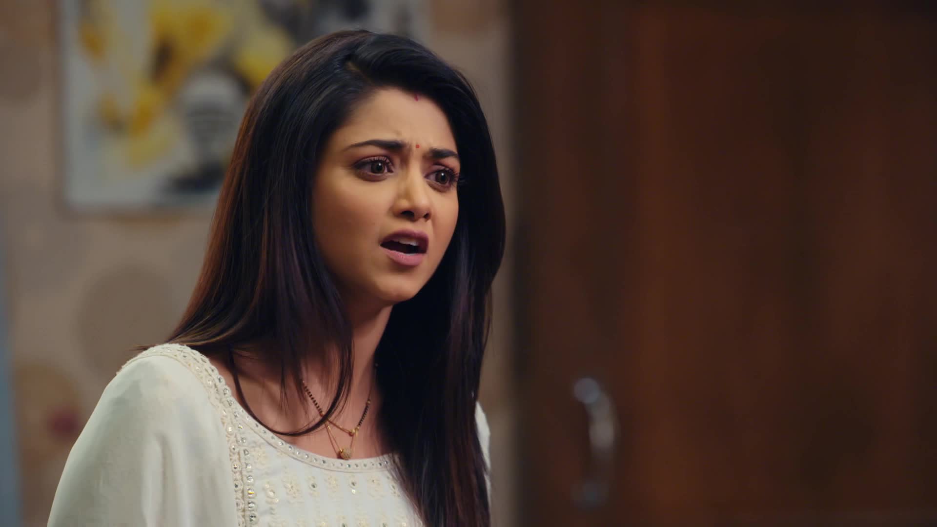 Watch Parineetii Season 1 Episode 352 : Neeti Challenges Bebe - Watch ...