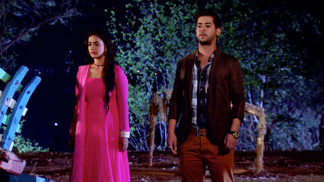 Watch Udaan Season 1 Episode 518 : Vivaan And Chakor's 'hatred' Just An ...