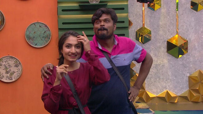 Watch Bigg Boss Kannada Season 8 Episode 26 : Vaishnavi Turns Manju's ...