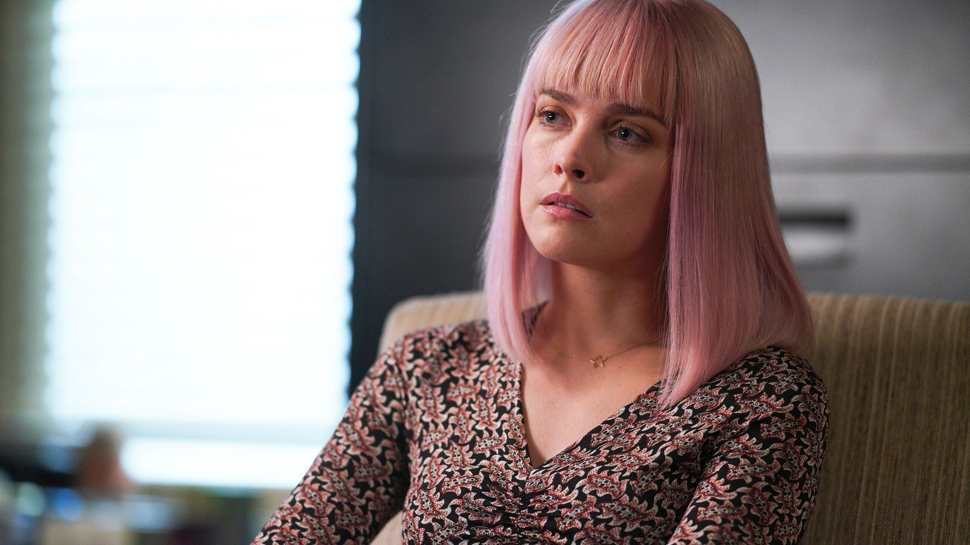 Watch A Million Little Things Season 2 Episode 1 : Coming Home - Watch