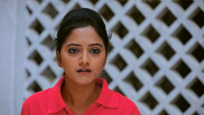 Watch Sillunu Oru Kaadhal Season 1 Episode 331 : Kayal Goes To Save A ...