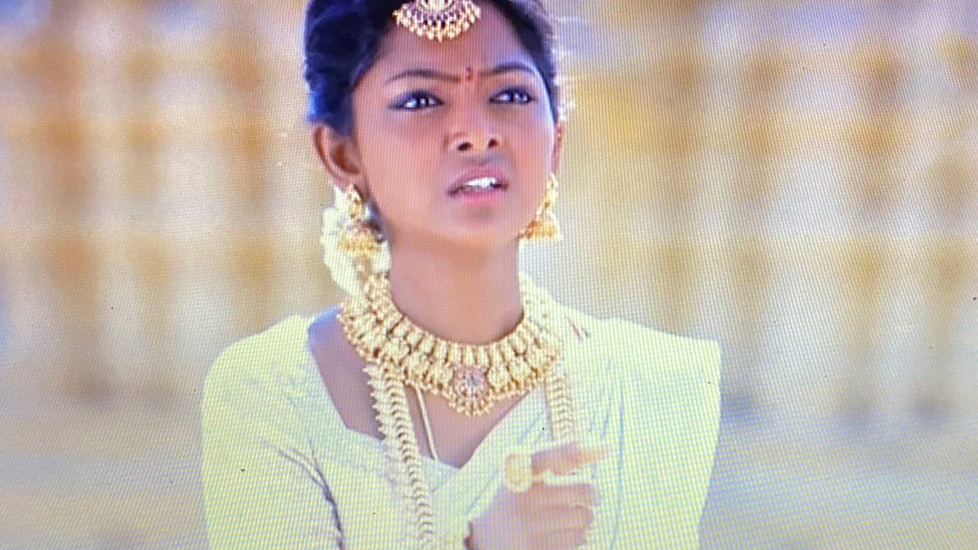 Watch Nakshatra Advises Bhupathi Video Online(HD) On JioCinema