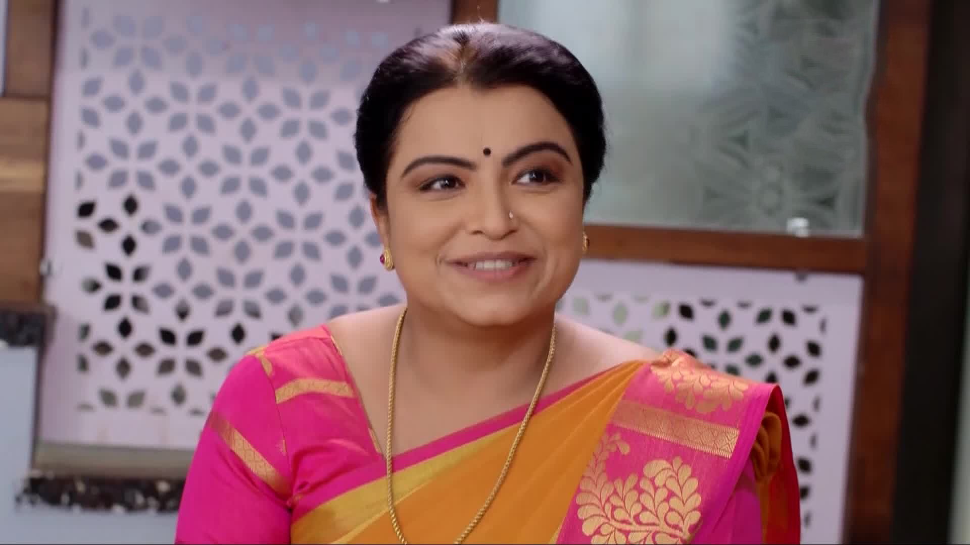 Watch Suhasini Employs Glib Video Online(HD) On JioCinema