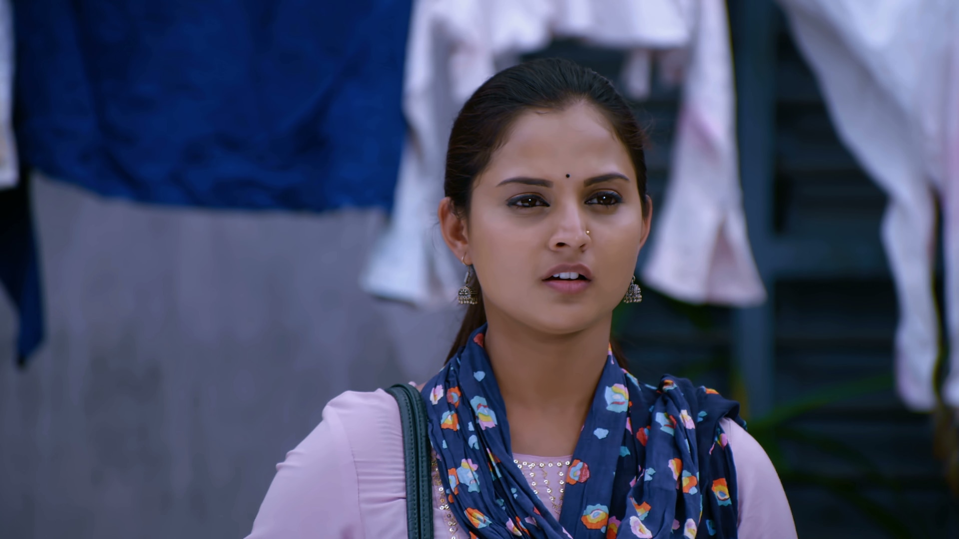 Watch Antarapata Season 1 Episode 29 : Aaradhana Confronts Mahesha ...