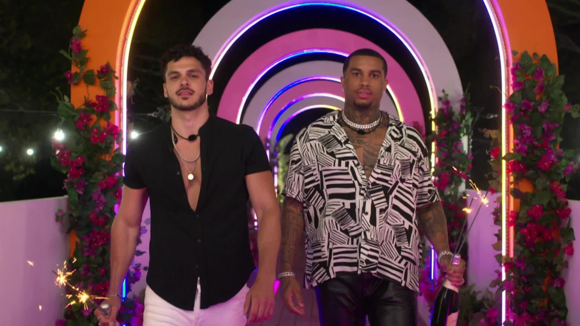 Watch Love Island Usa Season 4 Episode 10 : Jeff And Bryce Enter The 