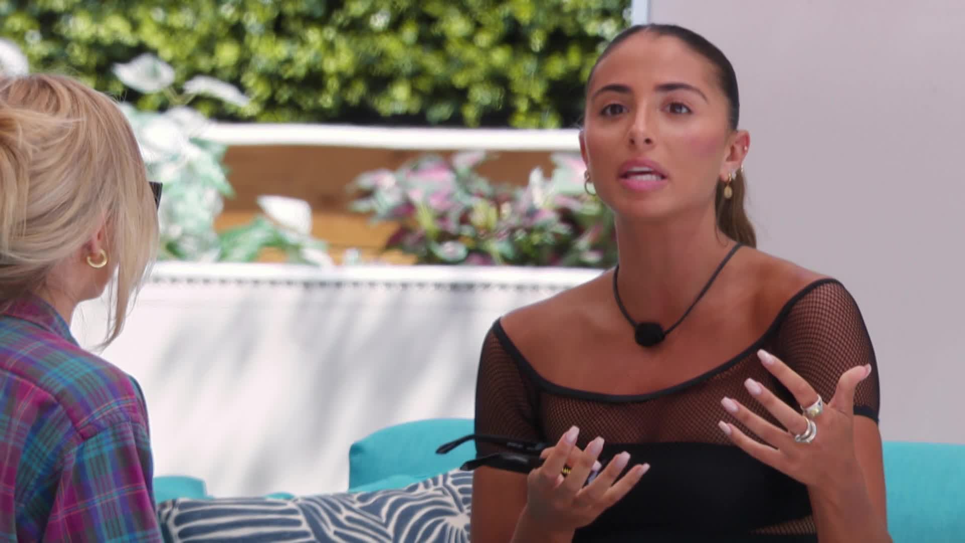 Watch Love Island USA Season 4 Episode 31 : Phoebe Confronts Mackenzie