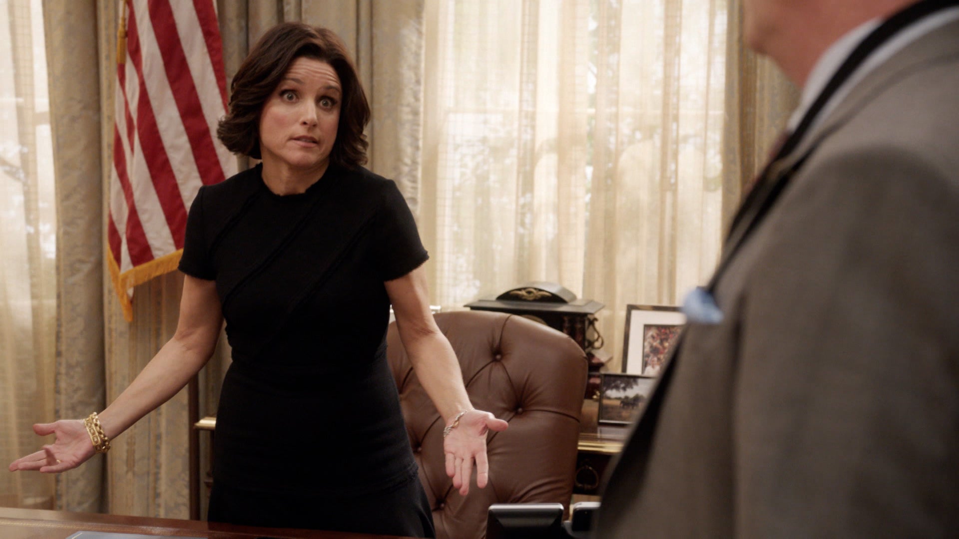 Watch Veep Season 4 Episode 7 : Mommy Meyer - Watch Full Episode Online ...