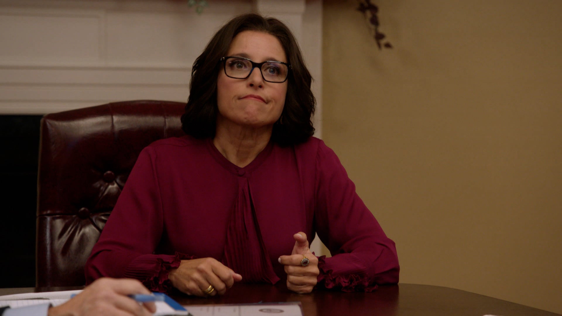 Watch Veep Season 5 Episode 3 : The Eagle - Watch Full Episode Online 