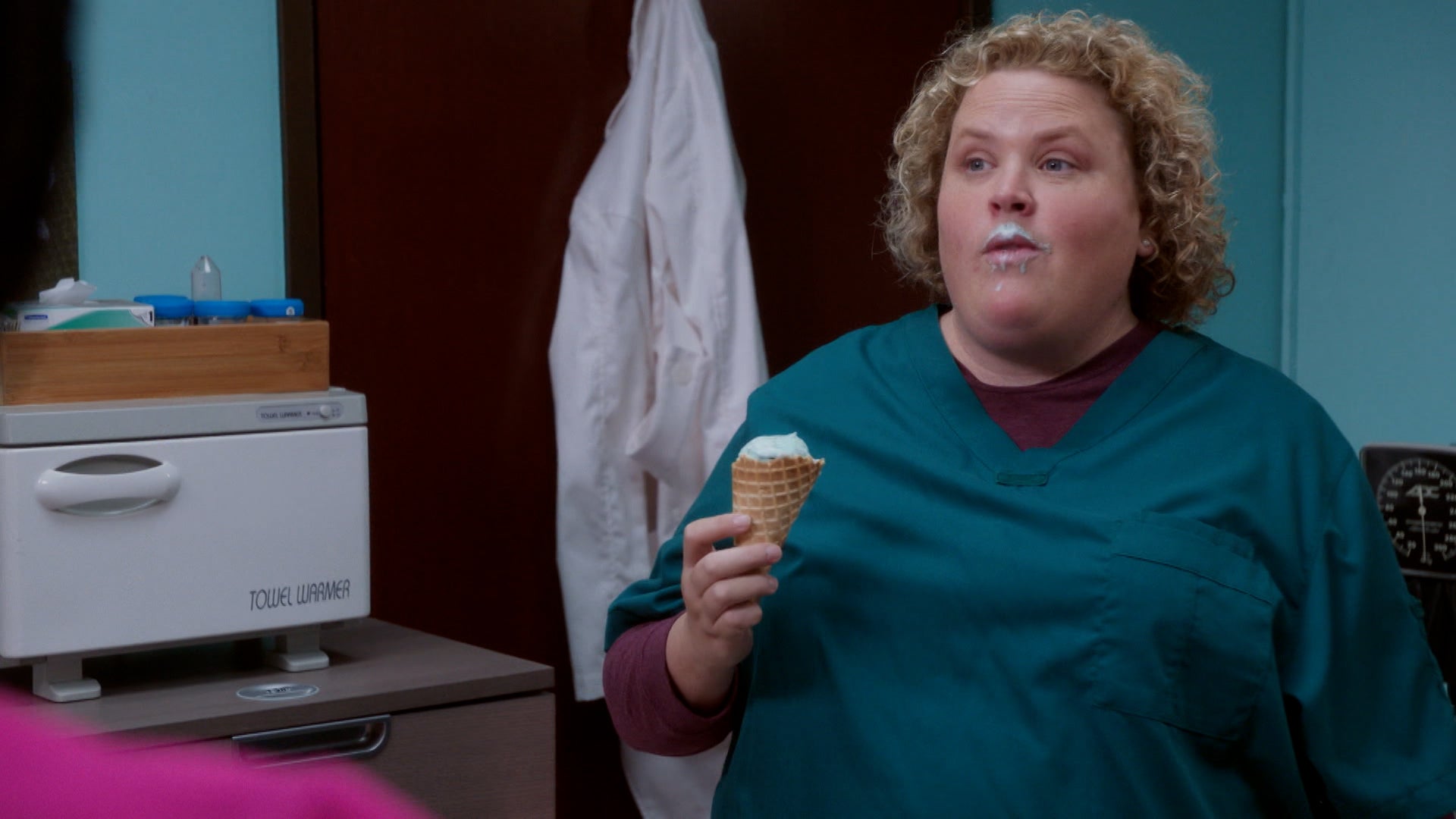 Watch The Mindy Project Season 5 Episode 5 Leland Breakfast Is A