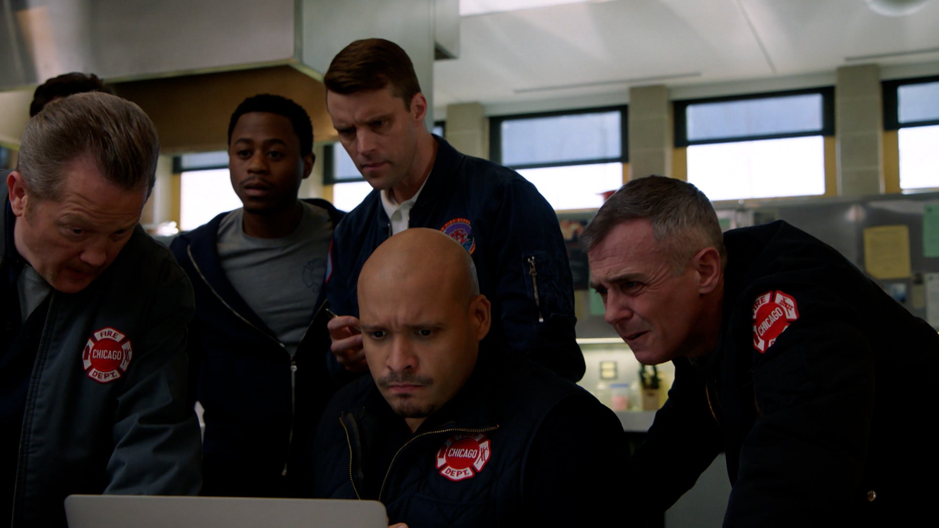 Watch Chicago Fire Season 8 Episode 18 Ill Cover You Watch Full Episode Onlinehd On Jiocinema 9025