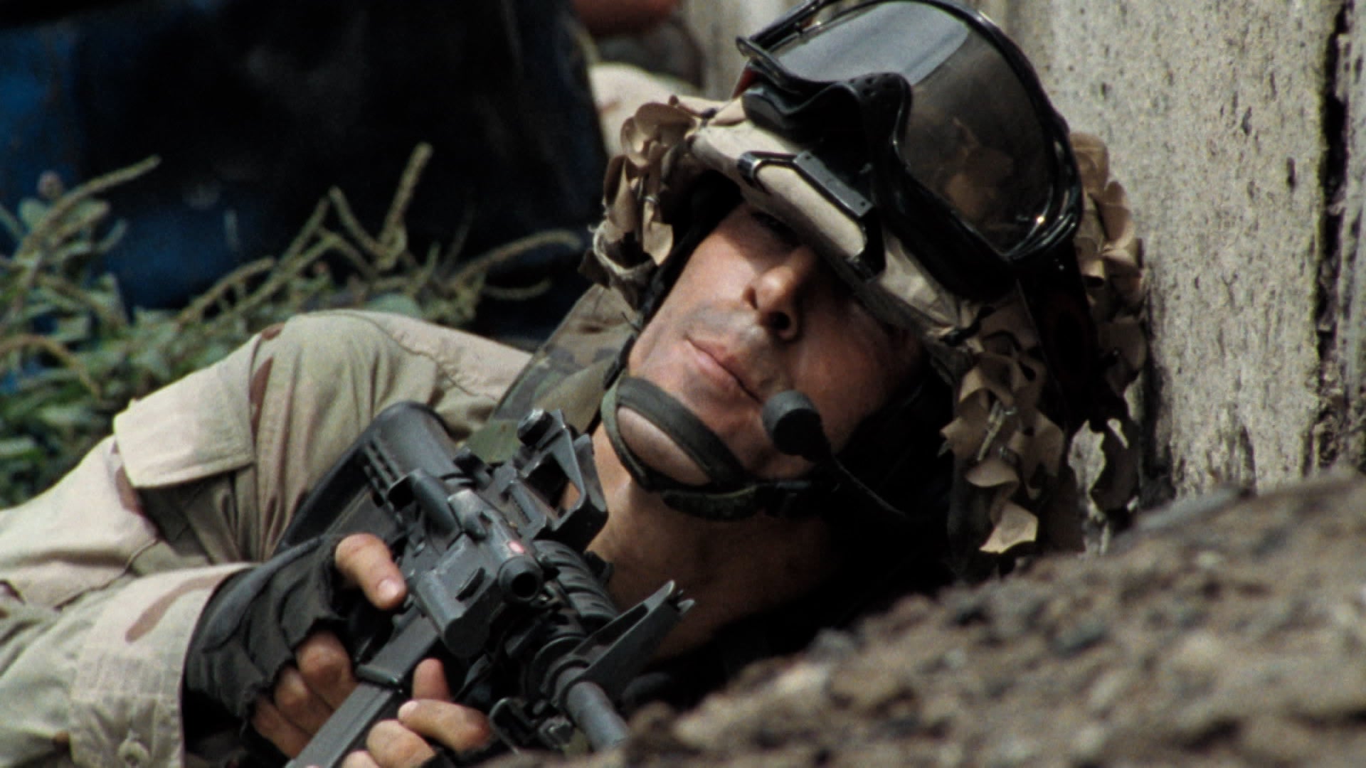 Watch Generation Kill Season 1 Episode 7 : Bomb In The Garden - Watch