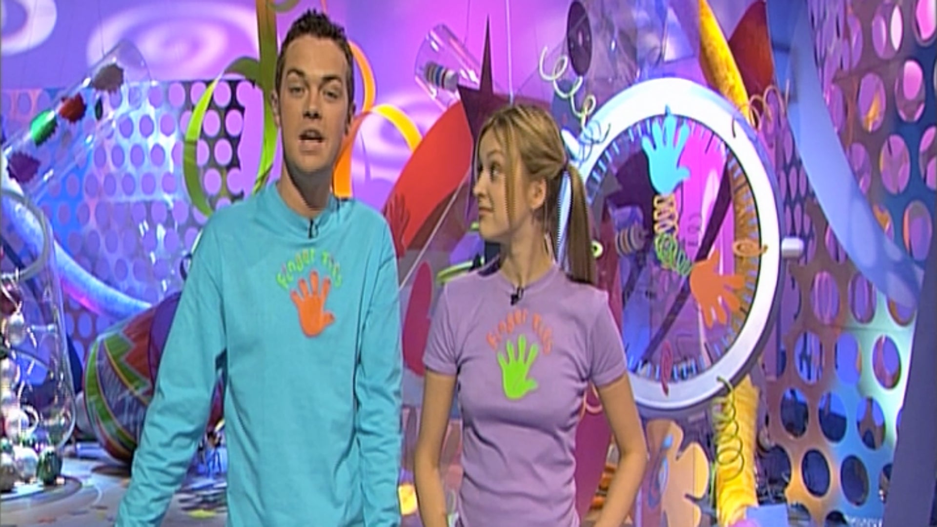 Watch Finger Tips Season 1 Episode 5 Pizza Clocks, Hidden Messages And Party Props Watch