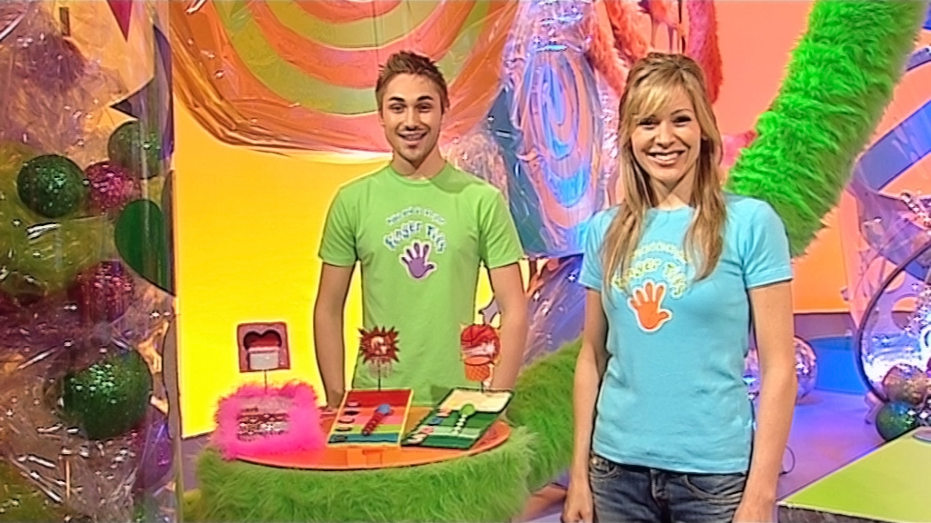 Watch Finger Tips Season 5 Episode 4 The Finger Tips Spoon Basketball