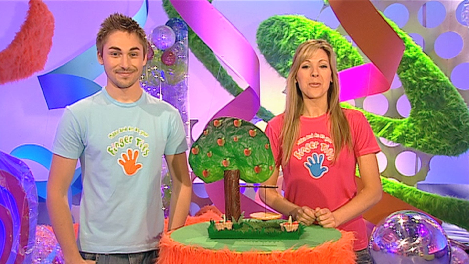 Watch Finger Tips Season 5 Episode 29 Finger Tips Bed Pocket Watch