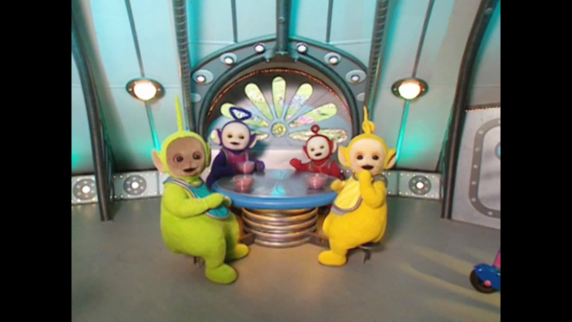 Watch Classic Teletubbies Season 6 Episode 16 : Making Some Tubby ...