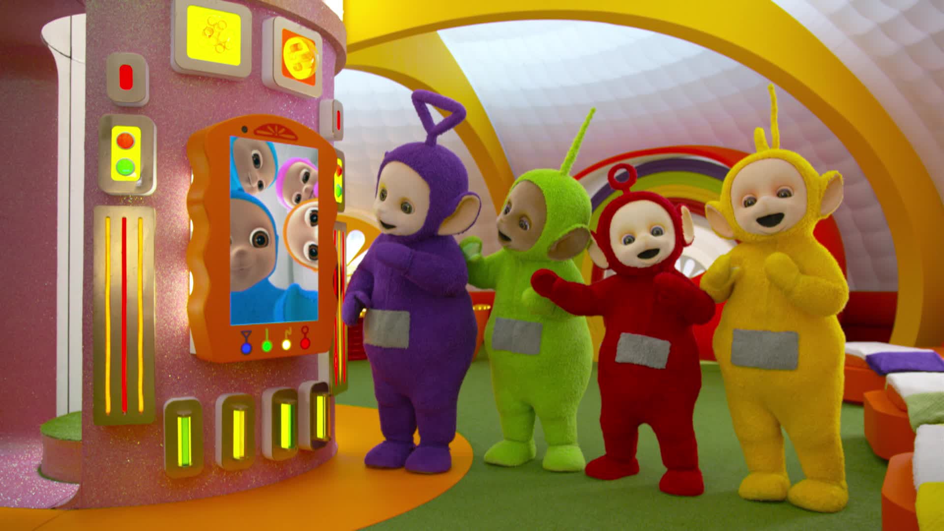 Watch New Teletubbies Season 2 Episode 60 : Tiddly Phone - Watch Full ...