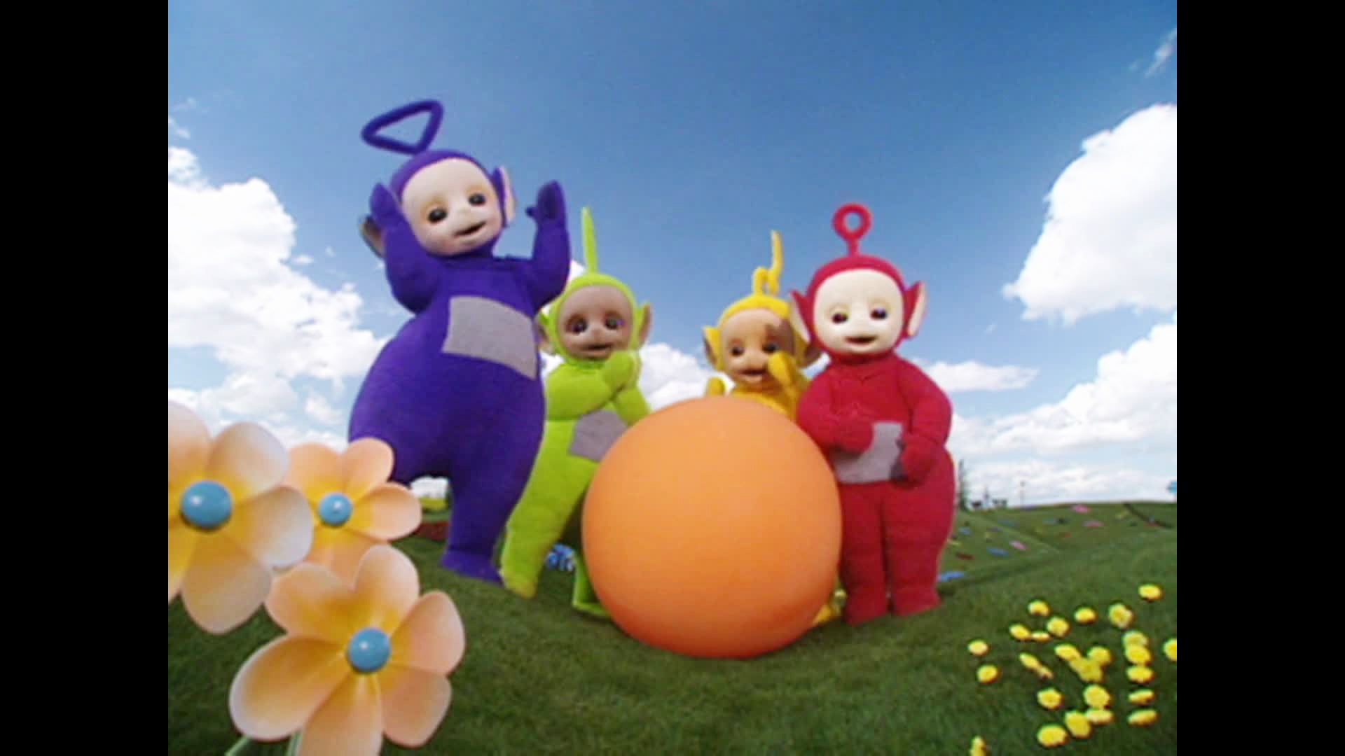 Watch Classic Teletubbies Season 4 Episode 7 : Hide And Seek - Watch ...