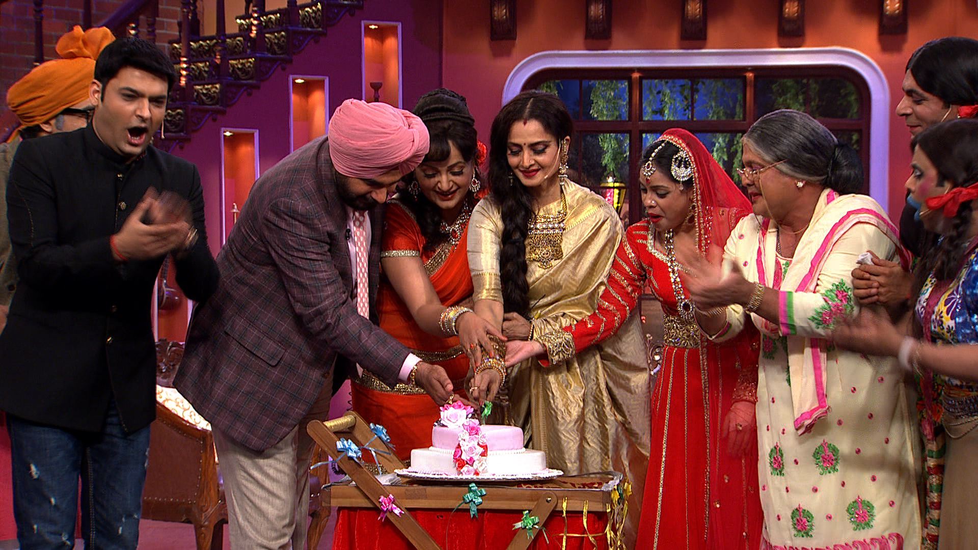 Watch Comedy Nights With Kapil Season 1 Episode 119 : Gutthi And Palak ...