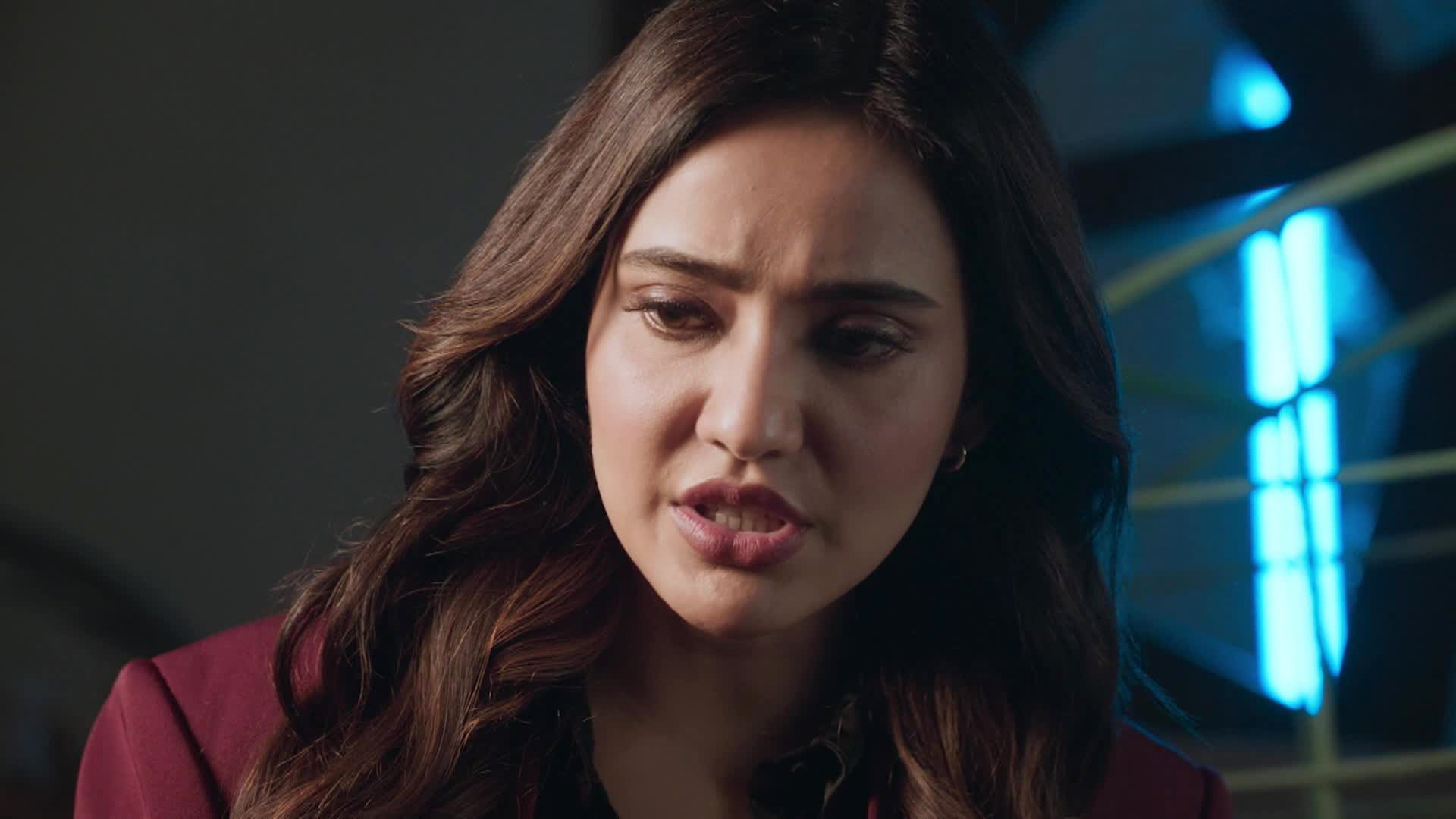 Watch Illegal Season 2 Episode 6 A Shark's Trap Watch Full Episode