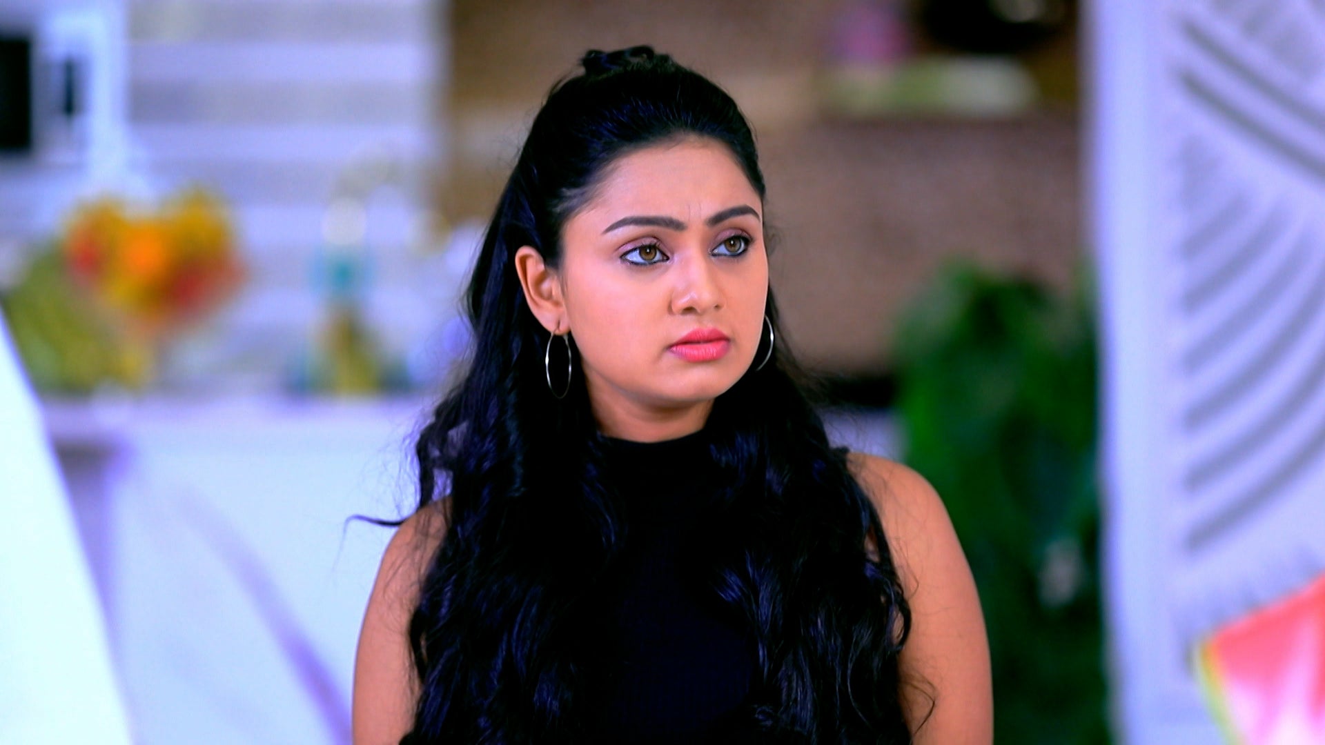 Watch Archanai Pookal Season 1 Episode 44 : Keerthi Confronts Kaveri ...